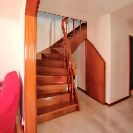 Spacious House In Santa Maria Da Feira - 220 M² With View