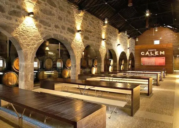 Hébergement de vacances Spacious House In Santa Maria Da Feira - 220 M² With View